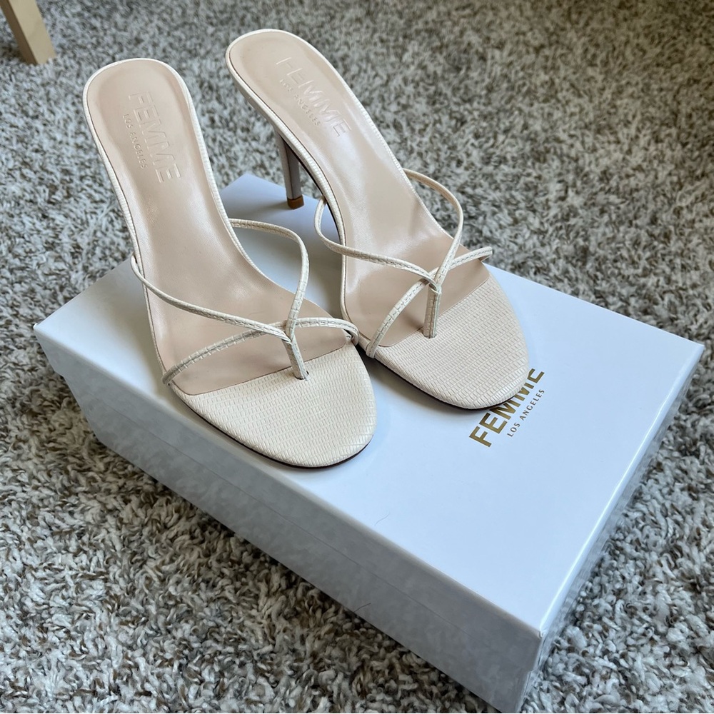 FEMME Women's Cream Sandals